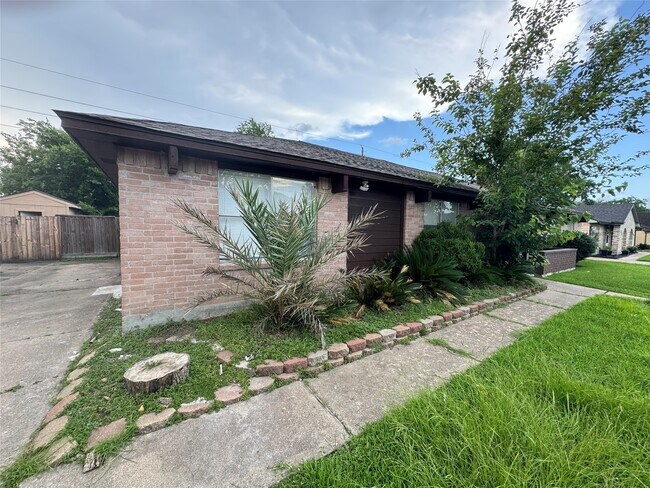 3723 Westmeadow in Houston, TX - Building Photo - Building Photo