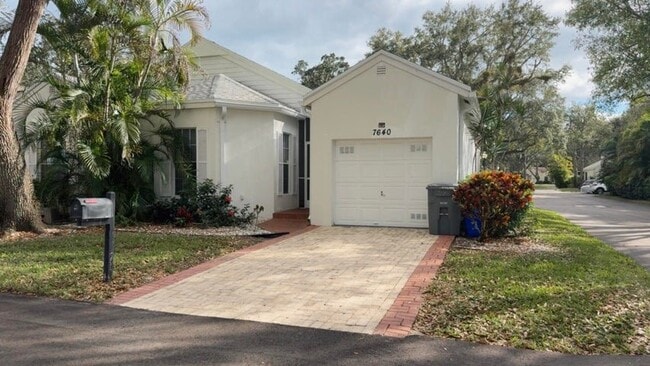 7640 Forest Green Ln in Boynton Beach, FL - Building Photo - Building Photo