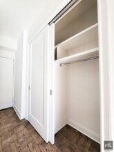 235 W 22nd St in New York, NY - Building Photo - Building Photo