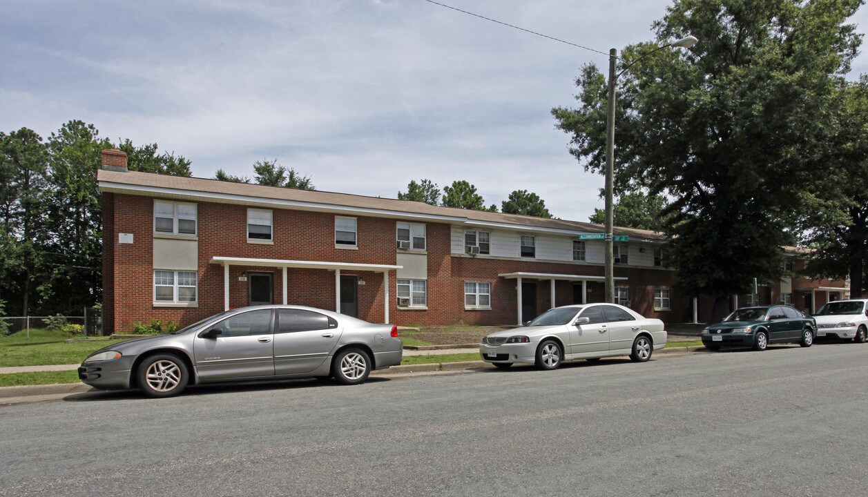 Mosby Court in Richmond, VA - Building Photo