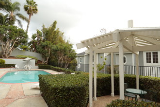 Sandpiper Cove in Oceanside, CA - Building Photo - Building Photo