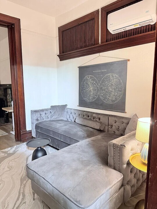 2512 Sarah St in Pittsburgh, PA - Building Photo