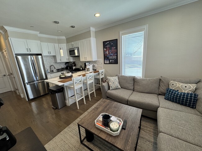 153 Everett St, Unit 1