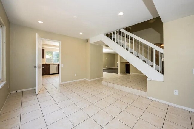 23904 Rotunda Rd in Santa Clarita, CA - Building Photo - Building Photo