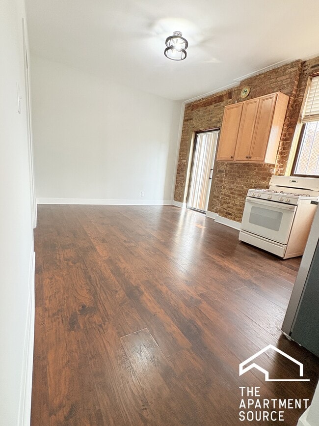 2543 S St Louis Ave, Unit 1F in Chicago, IL - Building Photo - Building Photo