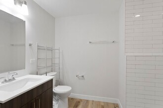 1531 W Howard St in Chicago, IL - Building Photo - Building Photo