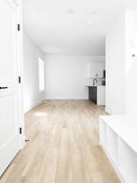 9207-9117 117 Ave NW in Edmonton, AB - Building Photo