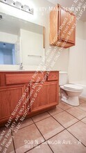 908 N Bangor Ave-Unit -A in Lubbock, TX - Building Photo - Building Photo