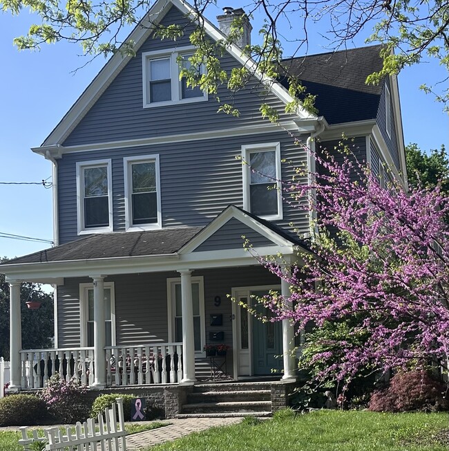 9 Grenada Pl, Unit First Floor in Montclair, NJ - Building Photo - Building Photo
