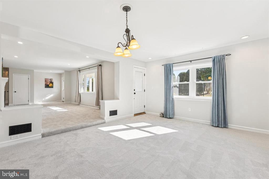 22810 Ridge Rd in Germantown, MD - Building Photo