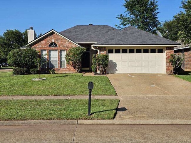 5901 Pampus Ln in Bossier City, LA - Building Photo - Building Photo