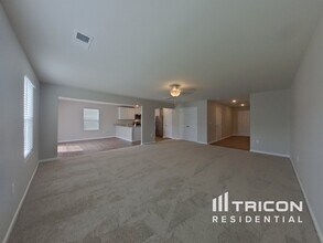 8112 Derby Wood Ln in Charlotte, NC - Building Photo - Building Photo