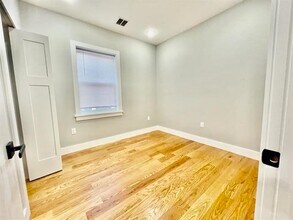 78 Armstrong Ave in Jersey City, NJ - Building Photo - Building Photo