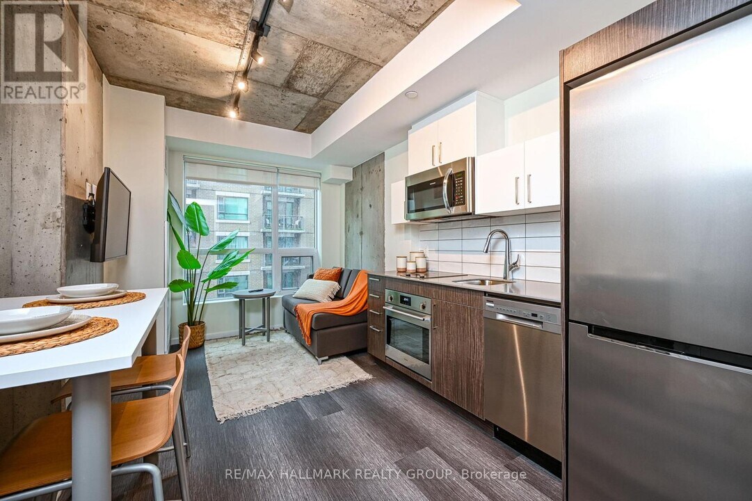 256-1256 Rideau St in Ottawa, ON - Building Photo