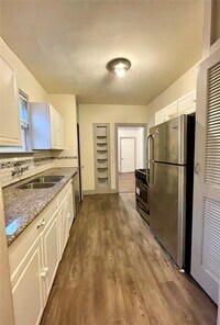 2404 Wentworth St photo'