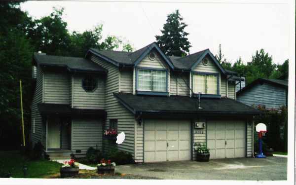 14330 52nd Ave W in Edmonds, WA - Foto de edificio