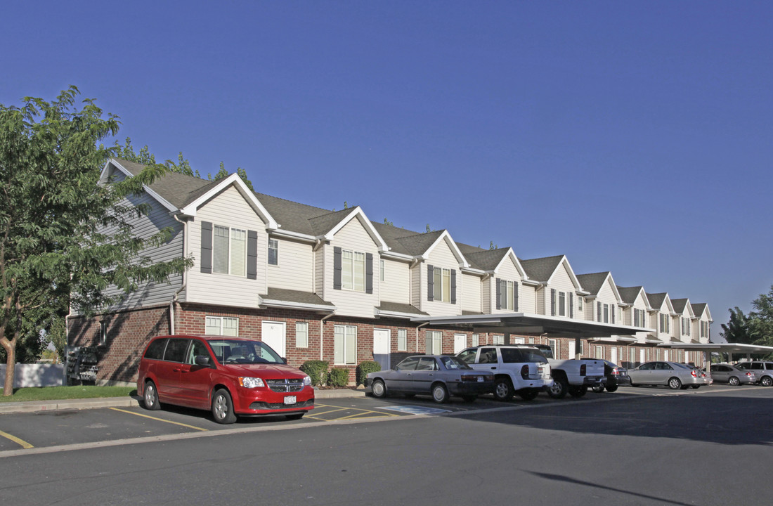 Pages Place Townhomes in Bountiful, UT - Foto de edificio