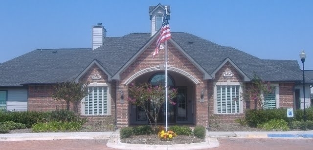 Stonegate at Alvin in Alvin, TX - Building Photo