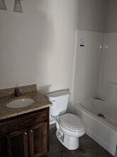 44 W Center St in Dover, AR - Building Photo - Building Photo