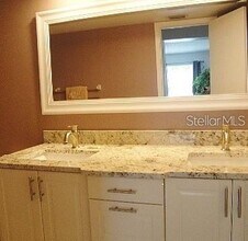 6061 Bahia Del Mar Blvd S in St. Petersburg, FL - Building Photo - Building Photo