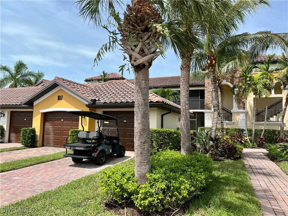 9517 Avellino Wy in Naples, FL - Building Photo