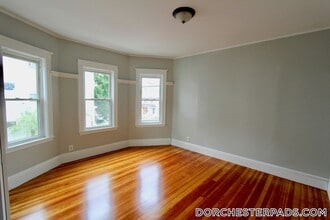137 Pleasant St in Boston, MA - Building Photo - Building Photo