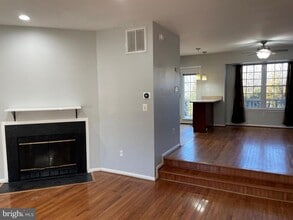 13684 Wildflower Ln in Clifton, VA - Building Photo - Building Photo