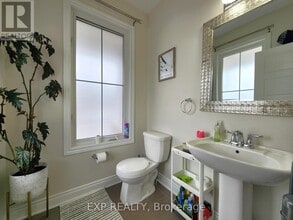 10 Sweetbay Cir in Ottawa, ON - Building Photo - Building Photo