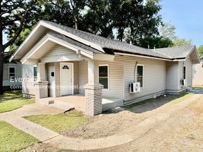 117 H St NW in Miami, OK - Foto de edificio - Building Photo