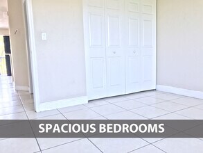 900 S Peninsula Dr in Daytona Beach, FL - Building Photo - Building Photo