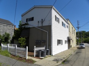 701 E 2nd Ave in Tarentum, PA - Building Photo - Building Photo