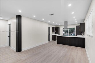 1253 NW 44th St in Miami, FL - Building Photo - Building Photo