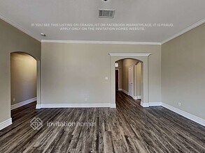 401 Merced St in Burleson, TX - Foto de edificio - Building Photo