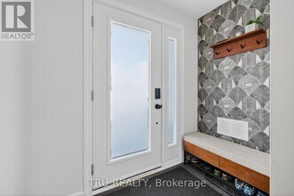 2443 Sudbury Ave in Ottawa, ON - Building Photo - Building Photo