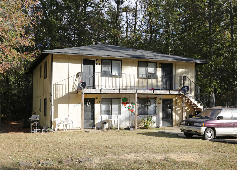 14-16 Bennett St in Newnan, GA - Foto de edificio