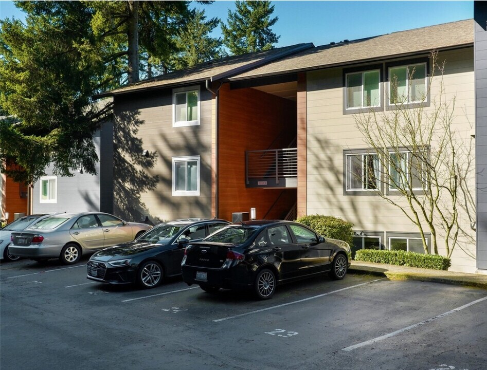 12117 NE Bel Red Rd in Bellevue, WA - Building Photo