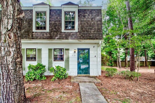 property at 819 Seabury Ct