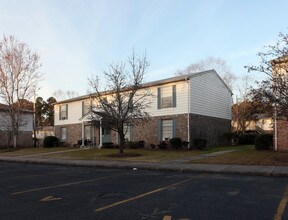 Ashley Arms Apartments in Charleston, SC - Building Photo - Building Photo