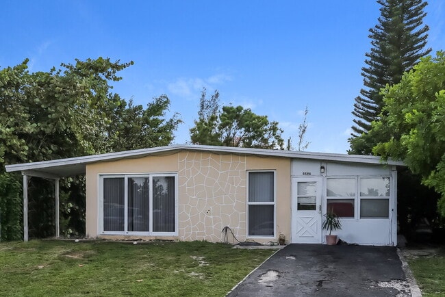 property at 5596 S Rue Rd