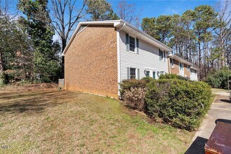 1020 Nottingham Ct in Cary, NC - Building Photo - Building Photo