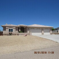 331 Farallon Dr in Lake Havasu City, AZ - Building Photo