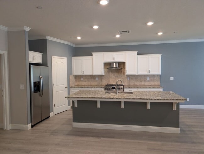 463 Crescent Ln in Madera, CA - Building Photo - Building Photo