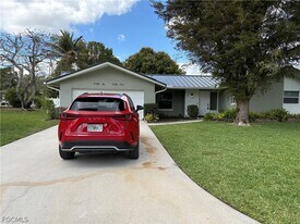 5652 Eichen Cir in Ft. Myers, FL - Building Photo