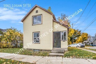 1061 Logan St SE in Grand Rapids, MI - Building Photo