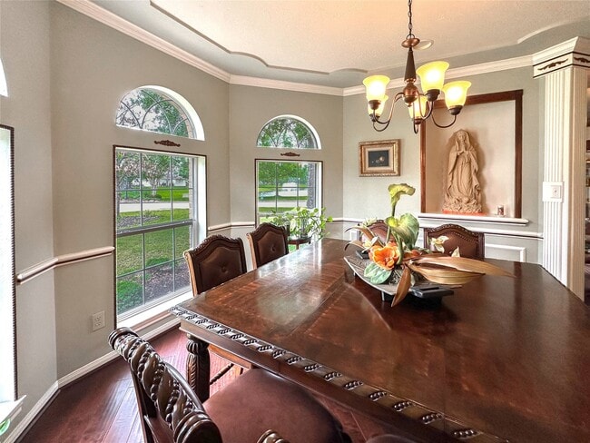 property at 9402 Brentwood Lakes Cir