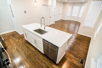 757 Washington St, Unit 1 in Boston, MA - Foto de edificio - Building Photo