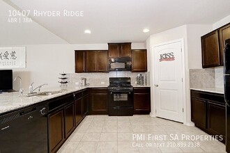 10407 Rhyder Ridge in San Antonio, TX - Foto de edificio - Building Photo