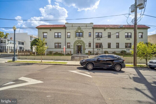 property at 315 Evarts St NE