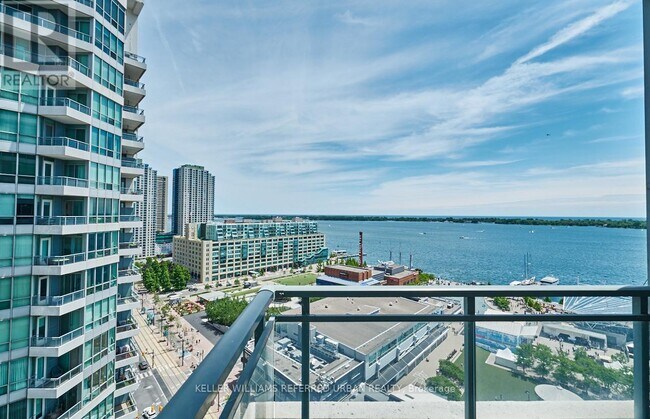 230-2230 Queens Quay W in Toronto, ON - Building Photo - Building Photo