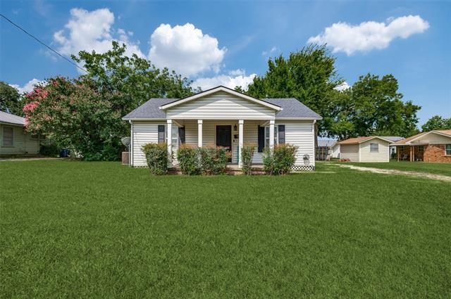 102 Graves St in Mansfield, TX - Building Photo